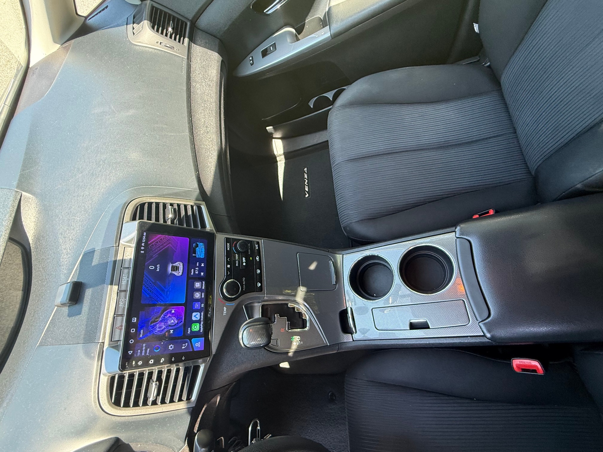 Front cabin from passenger side