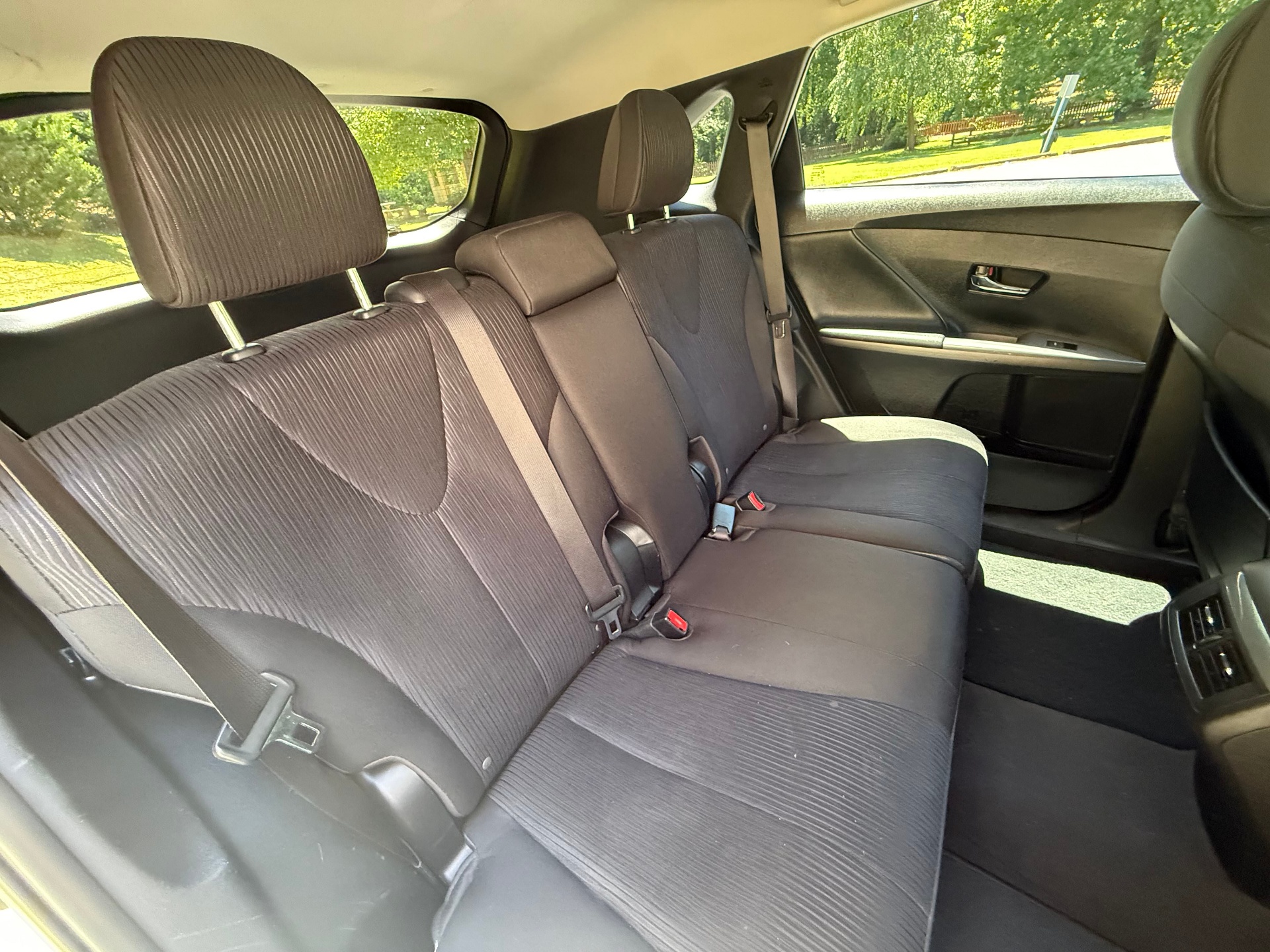 Rear bench seat
